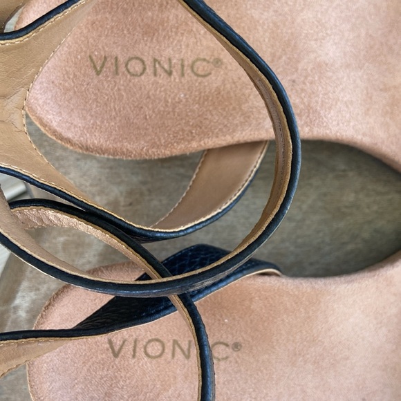 NWOB Vionic Orlanda Black Textured Leather Dressy Wedge Sandals Women's Size 11 - Picture 6 of 15